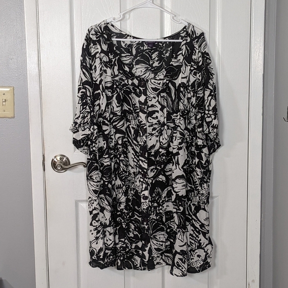 Roaman's Gauzy 100% Rayon Black & White Floral Print Button Down‎ Tunic Size 32W - Picture 1 of 7